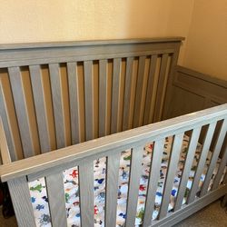 Crib w/out Mattress