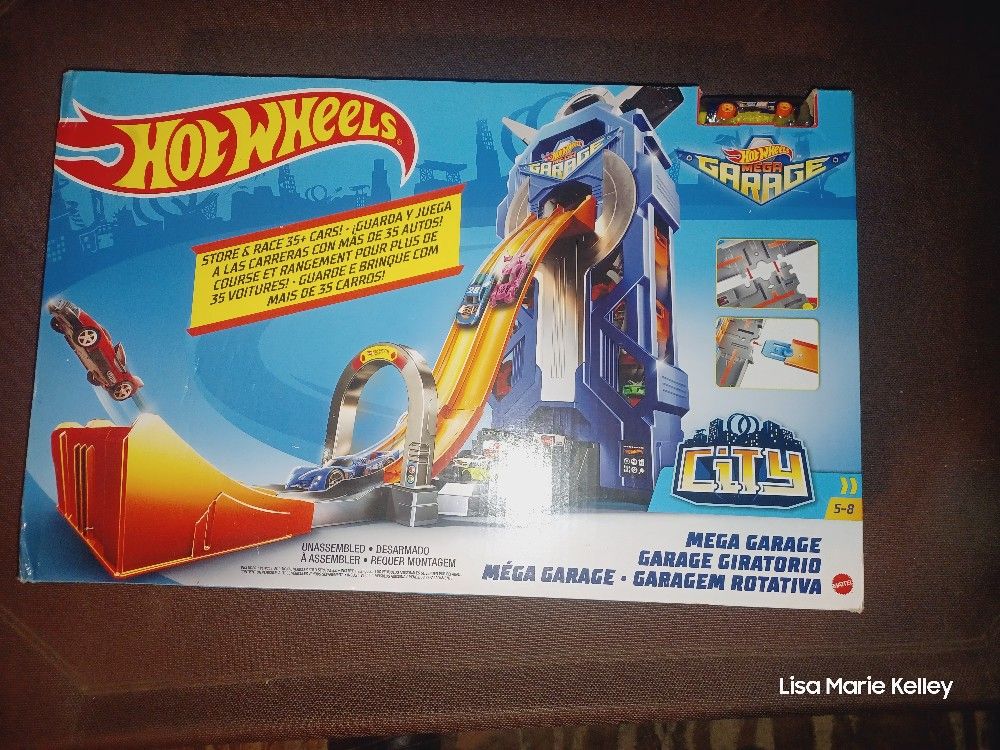 Hot Wheels  Mega Garage