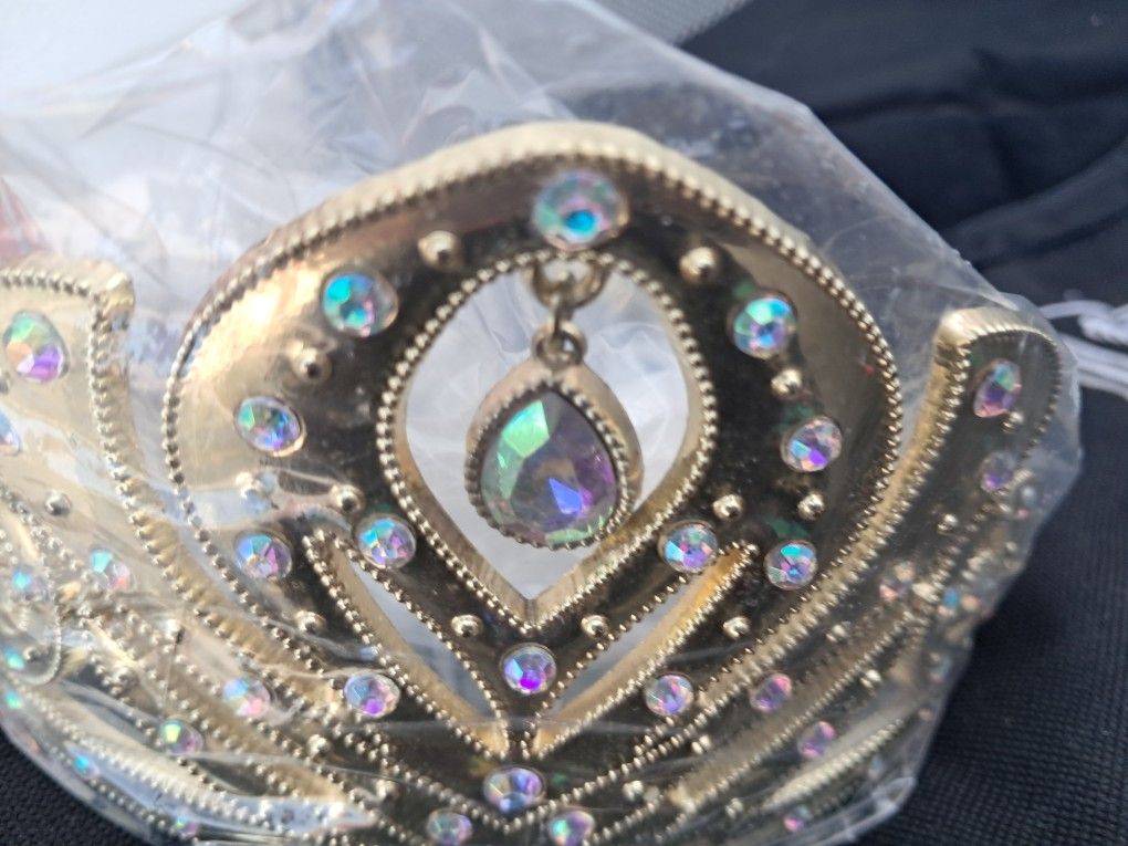 Beautiful Prom Tiara w/Rhinestones