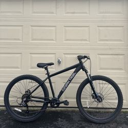 Ozark Trail 27.5” Mountain Bike – Medium (17”) – Great Condition - Bicycle