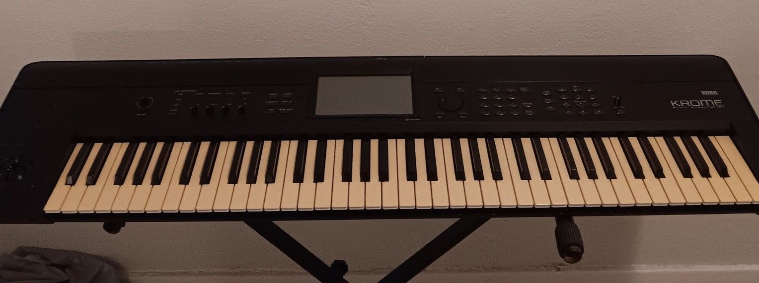 Korg KROME-88 Music Workstation, Black, Lightly Used with NH Action