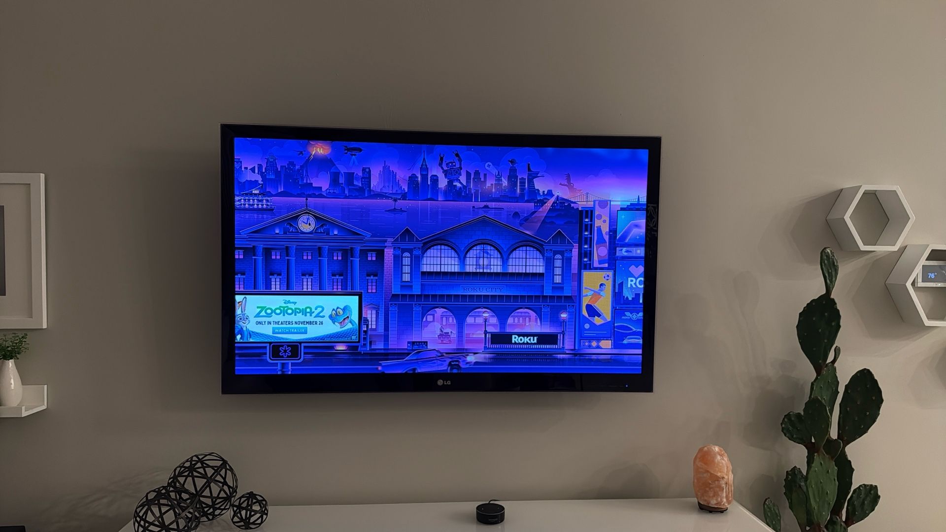 LG 55 Inch LCD TV 55LW5600