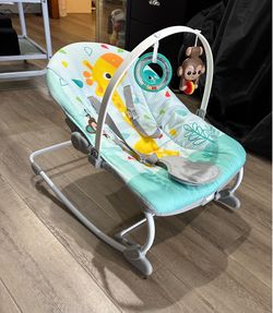 Baby bouncy chair