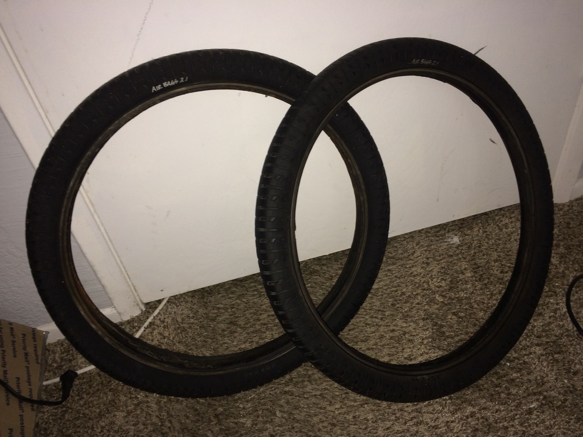 GT Air Bags 2.1 BMX tires • 20X2.10