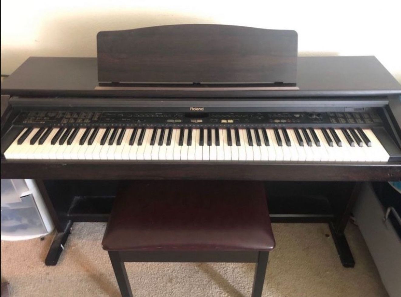 Roland Kr-370 digital piano