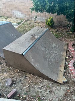 8 foot mini ramp with metal coping