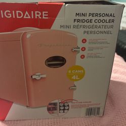 Frigidaire Mini Fridge 