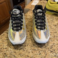 Youth 4.5 Nike Air Max 95 Lv8