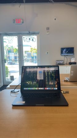  2024 15” MacBook Air M3 – 16GB / 512GB – Midnight