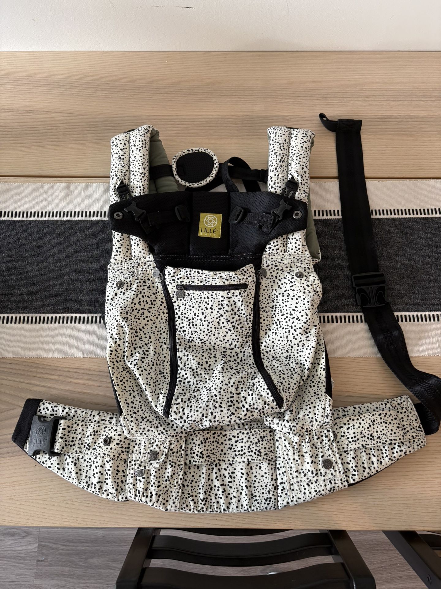 LÍLLÉbaby Complete All Seasons Ergonomic 6-in-1 Baby Carrier Newborn to Toddler