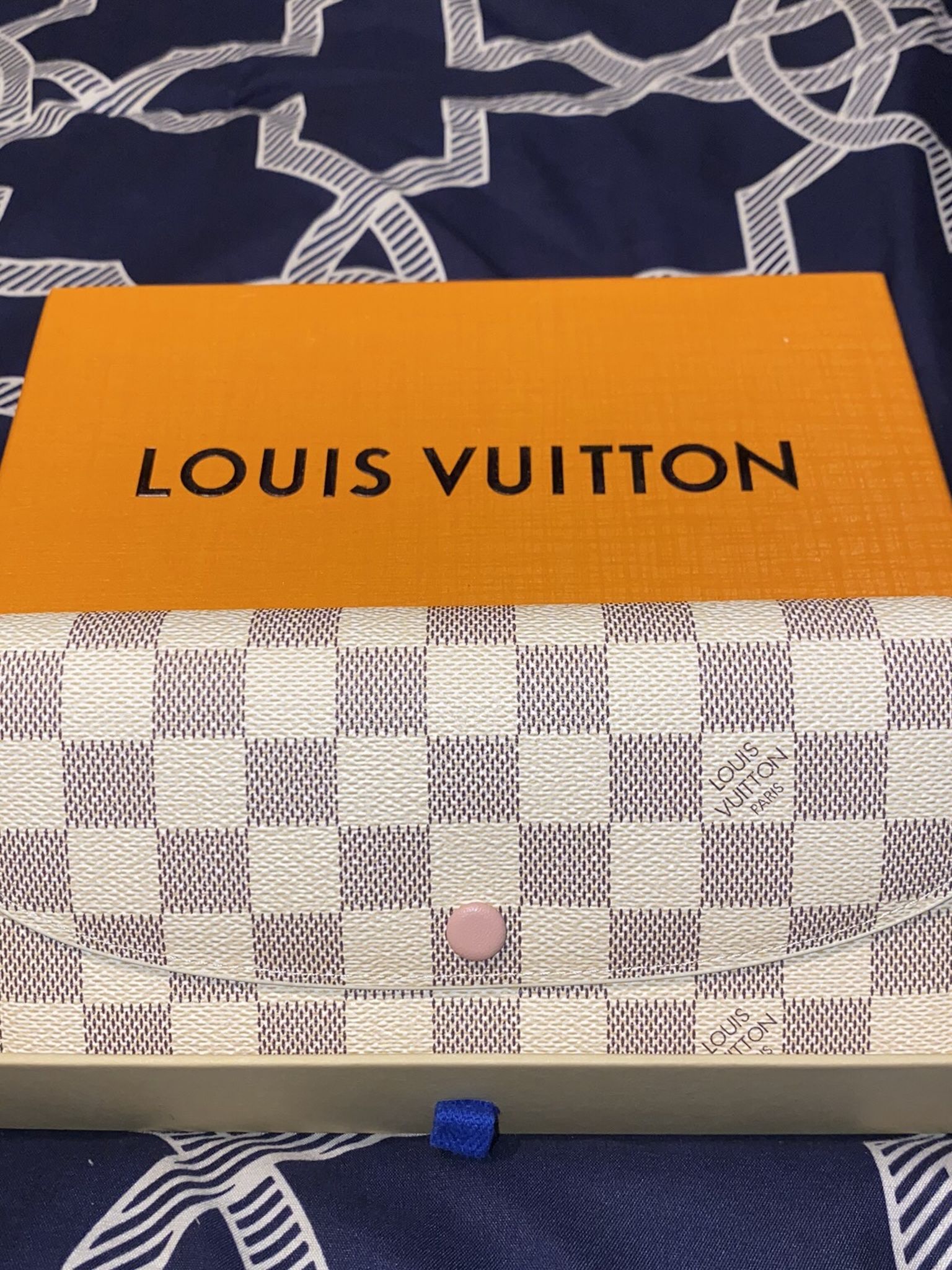 Louis Vuitton Rose Emilie Wallet