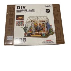 DIY miniature House Rolife Dreamy Garden House
