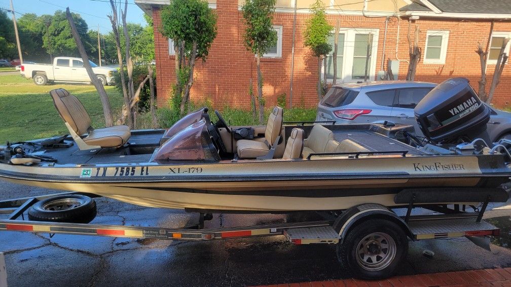 Kingfisher Bass Boat 1989