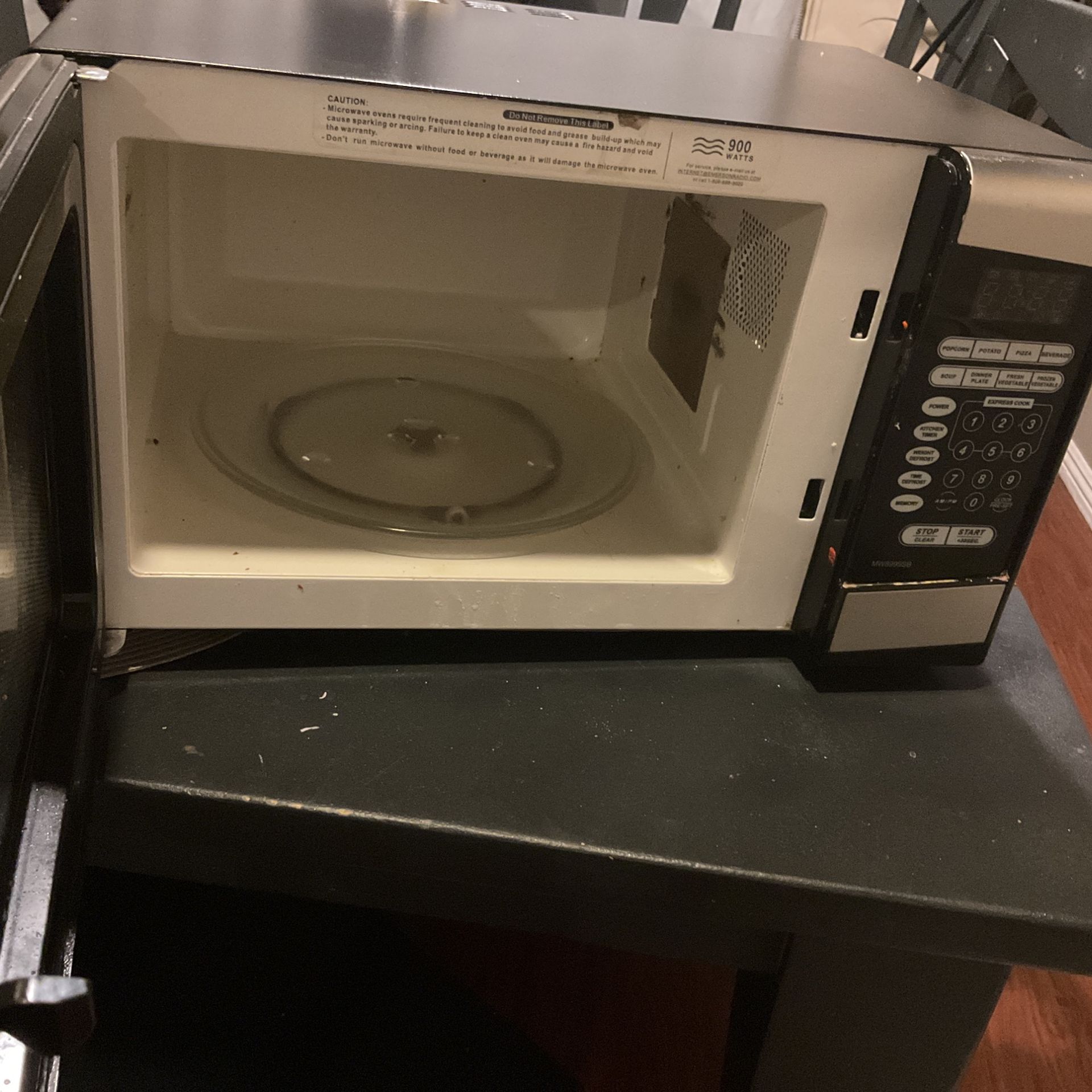 Emerson Microwave for Sale in Victorville, CA OfferUp