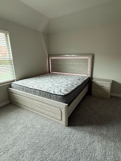 Furniture bedroom set