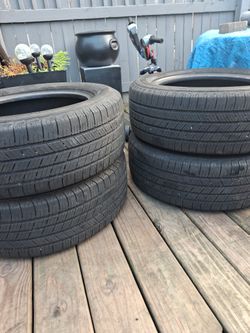 Set 225 60 17 Michelin  Defender Used Don't Install