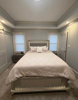 Sofia Vergara Queen Bed
