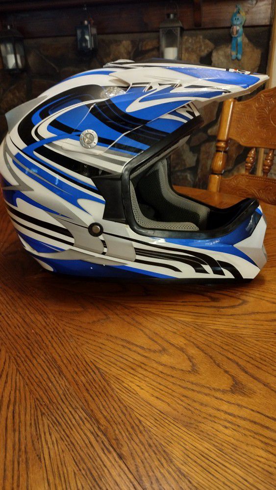 Motorcycle Blue White Bilt Medium Motocross  Helmet 