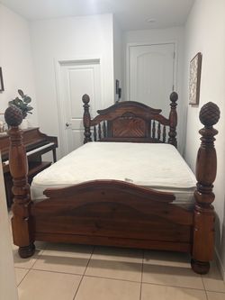 Queen vintage bed/mattress/thin boxspring