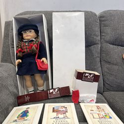American Girl Doll Molly Pleasant Company With Books And Original Box
