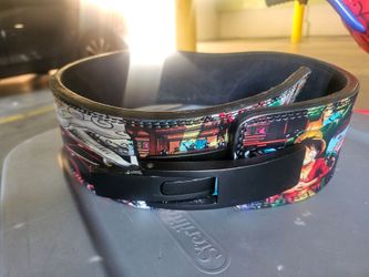 One piece weightlifting belt