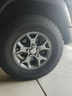 285/70r17 set of 5 tires.