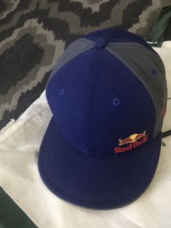 Red Bull new era fitted size 7 1/4 team rider exclusive