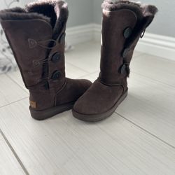 Selling 2 Two Pairs Of Ugg Boots And One Pair Of Converse