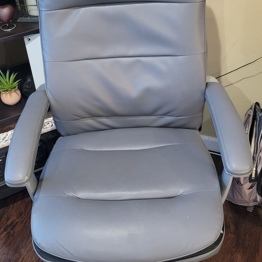 Beautyrest Platinum Sofil Bonded Leather Executive Chair Gray for Sale in Garden Grove CA OfferUp