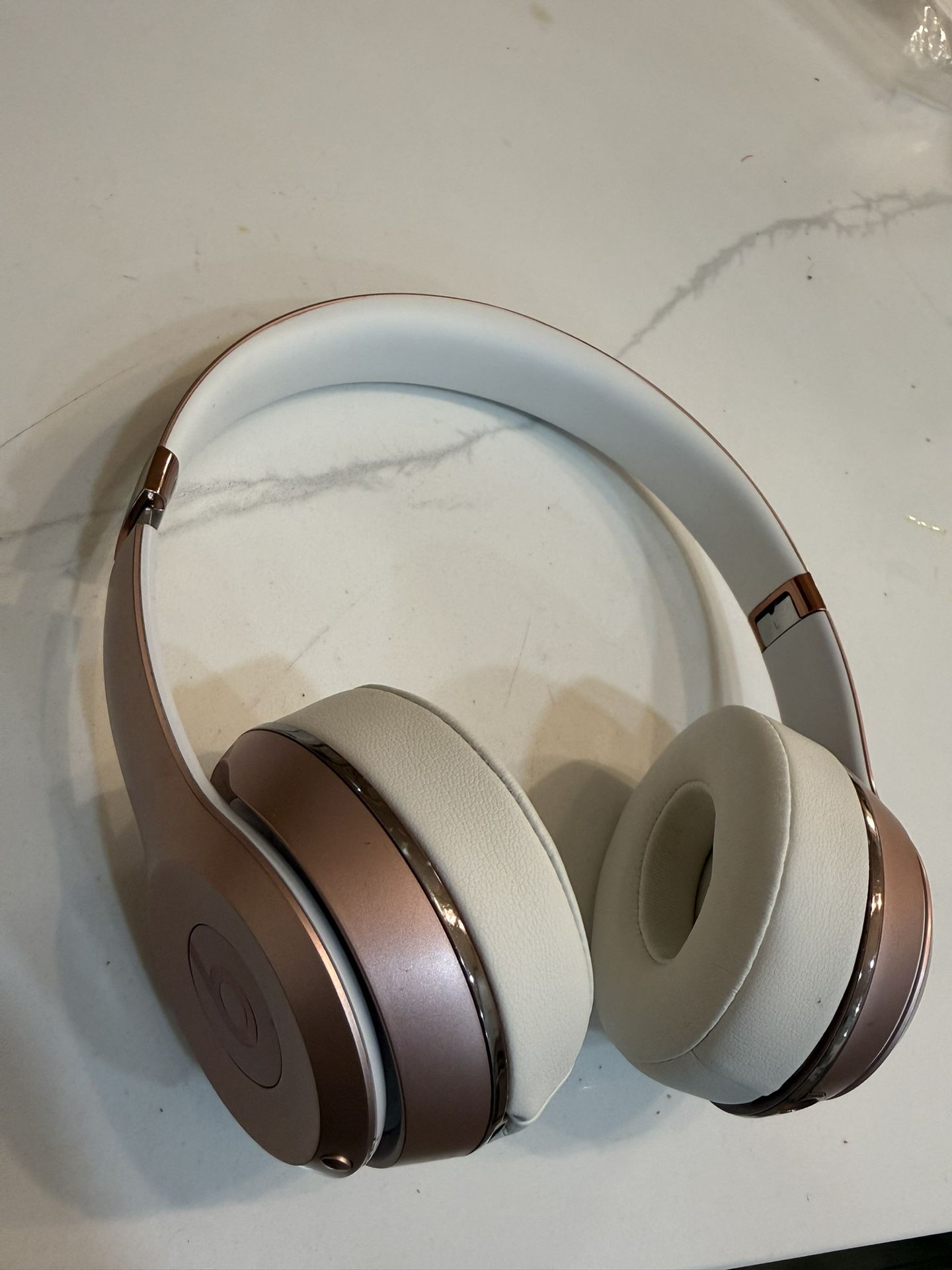 Rose Gold Wireless Beats Solo 3