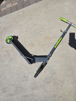 Mongoose scooter