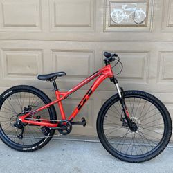 GT Stomper Pro Mountain Bike
