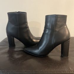 Black Dream Pairs Booties