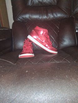 Nike Air Jordan 1 Mid SE Pomegranate