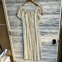 Old navy hippy floral dress size small
