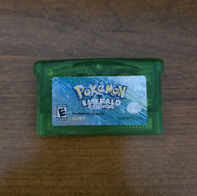 Authentic Pokemon Emerald Version For Nintendo GameBoy Advance