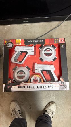 FAO Schwarz Duel Blast Laser Tag  BRAND NEW