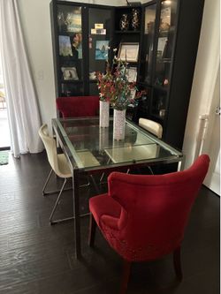 Expandable ikea table