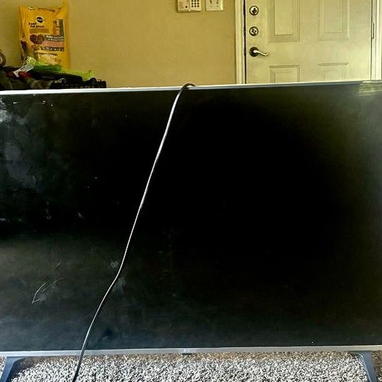 60” Inch LG Flat Screen Tv 