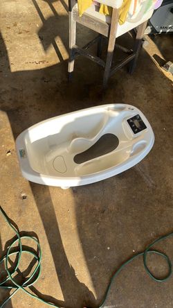 Baby bath tub