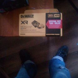 DeWalt Xr5ah Battery And Charger 
