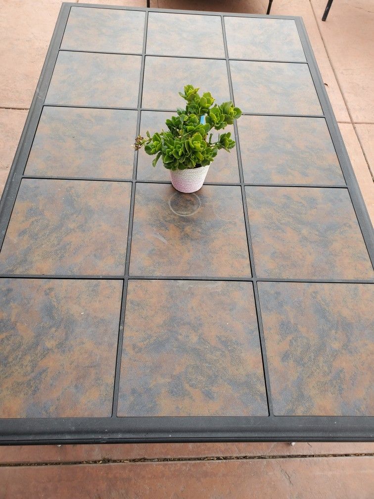 Patio Table Sits 6 $25.00
