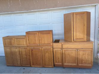 Kitchen cabinet