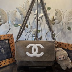 Precision Crossbody CC w/ Free Labubu Toffee