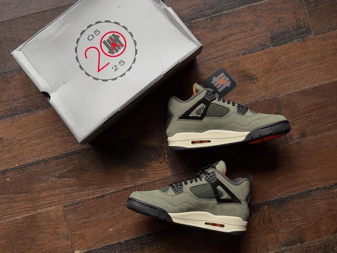 Size 9.5 Undefeated x Air Jordan 4 Deep green 2025