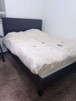 Queen size bed