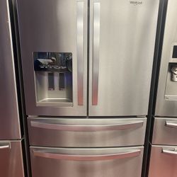 Whirlpool 4 Door Fridge/ Whirlpool 4 Puertas