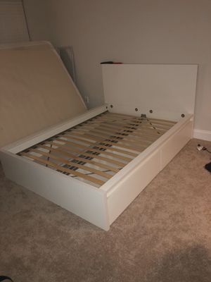 Photo IKEA Malm bed (FULL) w/ nightstand