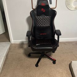 FREE USED MAIN GEAR Gaming Chair 
