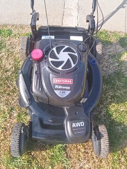 Craftsman Self Propelled 7.25hp 4WD Lawn Mower for Sale in Merced